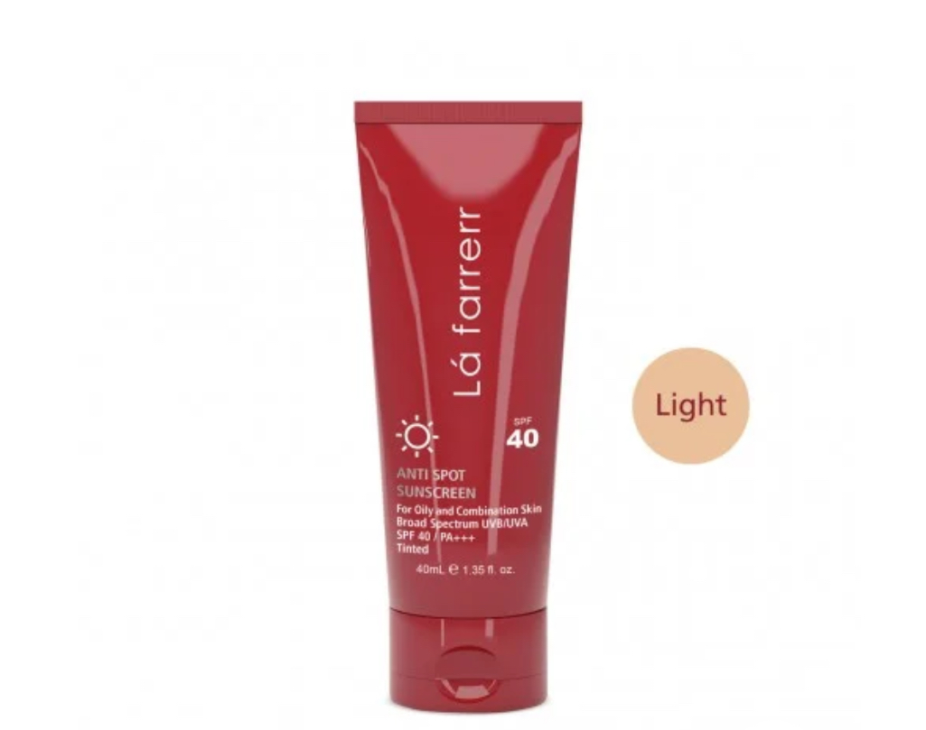 کرم ضد آفتاب رنگی مخصوص پوست های چرب لافارر رنگ روشن(لایت) SPF40