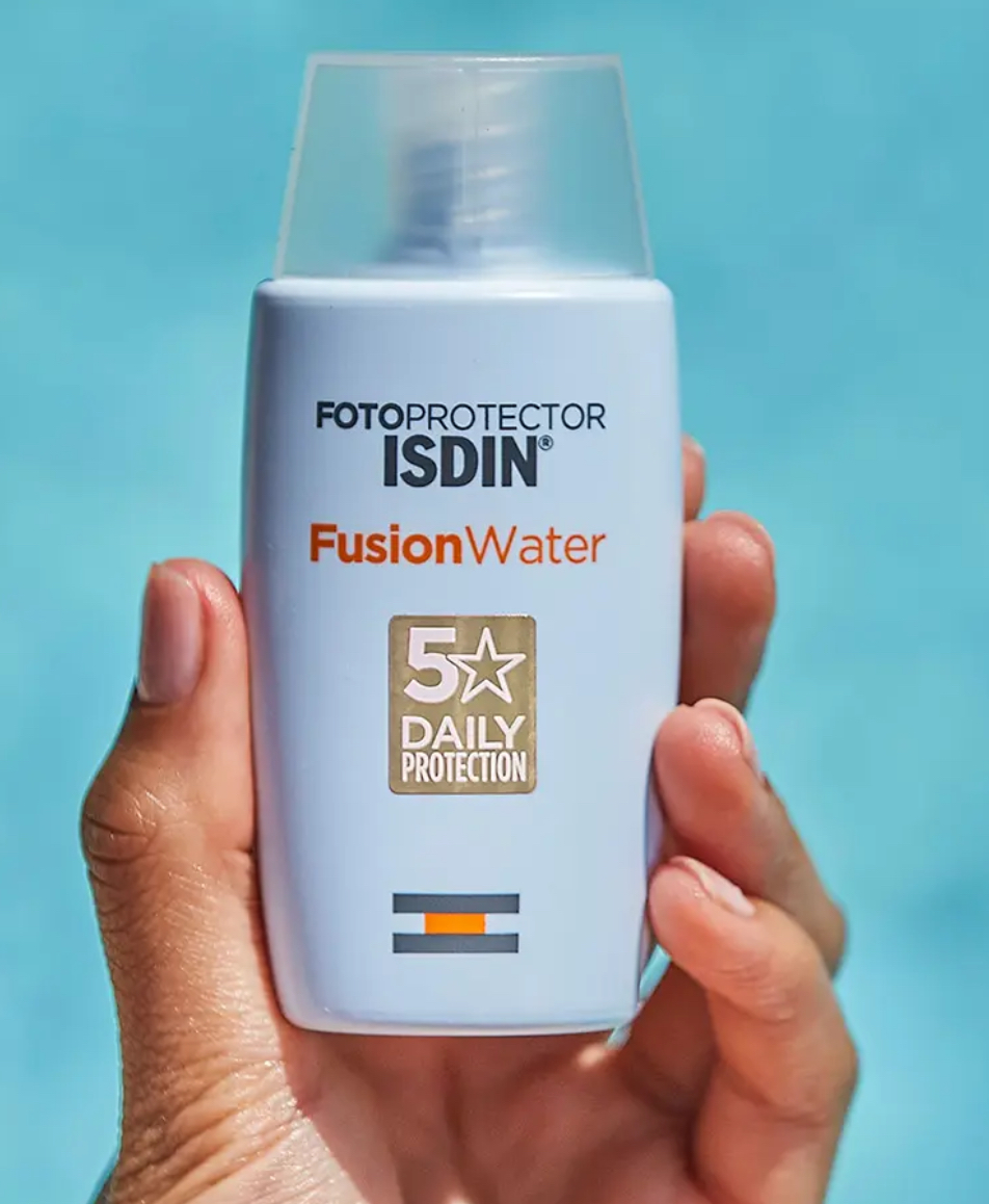 ضد آفتاب ایزدین بی رنگ فیوژن واتر SPF50